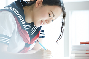 お⼦様が受験⽣の⽅へ